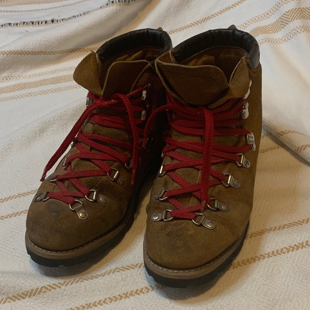 Vintage Heavy Duty Mountaineering Leather Hiking Boots Size 9